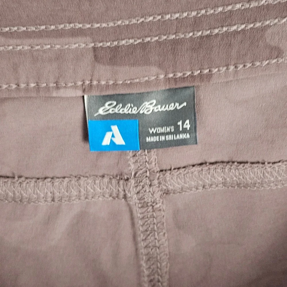 Eddie Bauer Shorts Womens 14 Mauve First Ascent Camo Hiking Outdoor Stretch